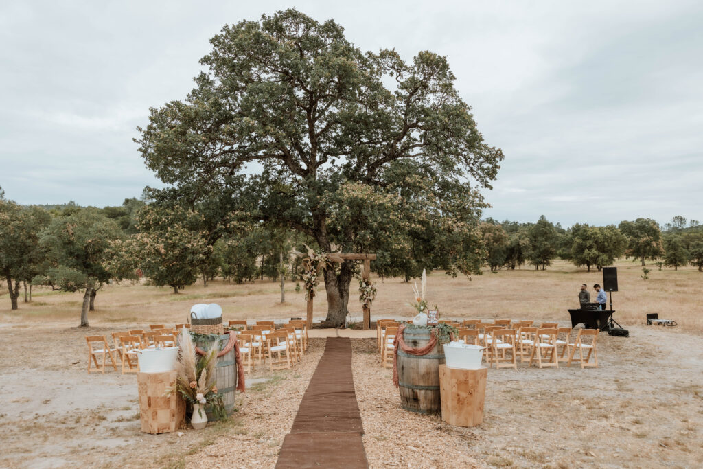 Vida Buena Farm Summer Wedding Inspiration - Photography by Oh Lovely Wedding